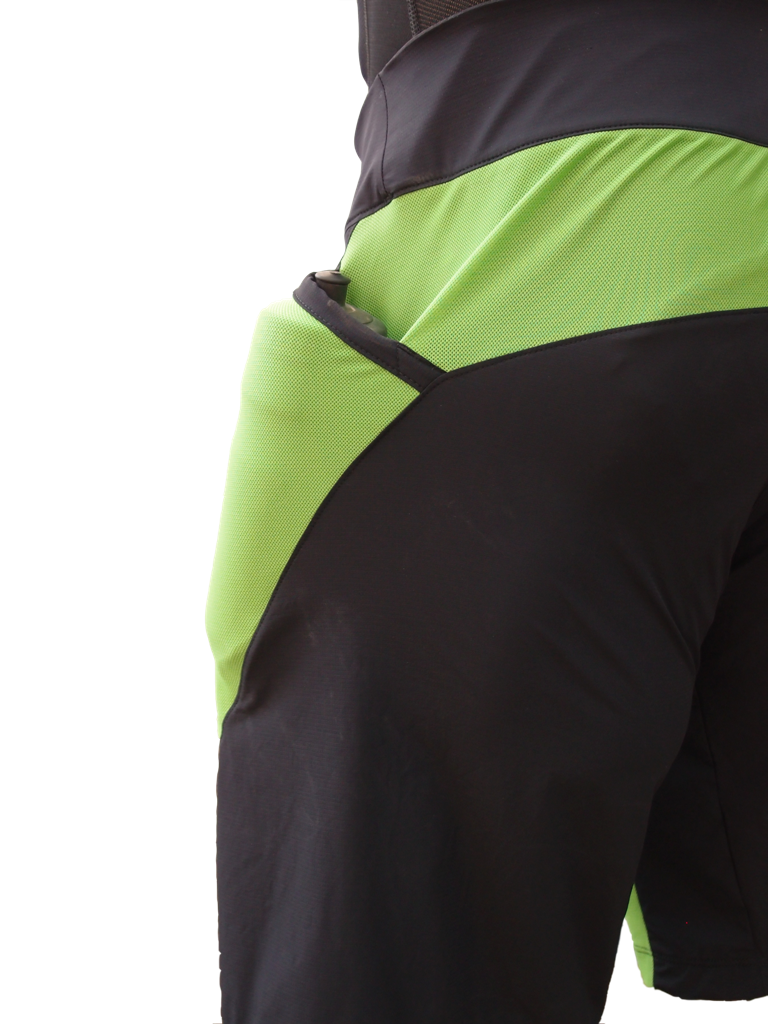 The woven pocket edge (black strip) keeps your stuff safe, but the pockets are so stretch, and vented that you can keep a 24oz bottle here. Though that would be weird.